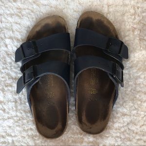 Navy Birkenstock’s